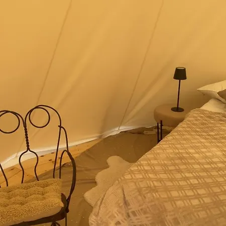 Tipi Au Domaine De L Atlas * Glanville